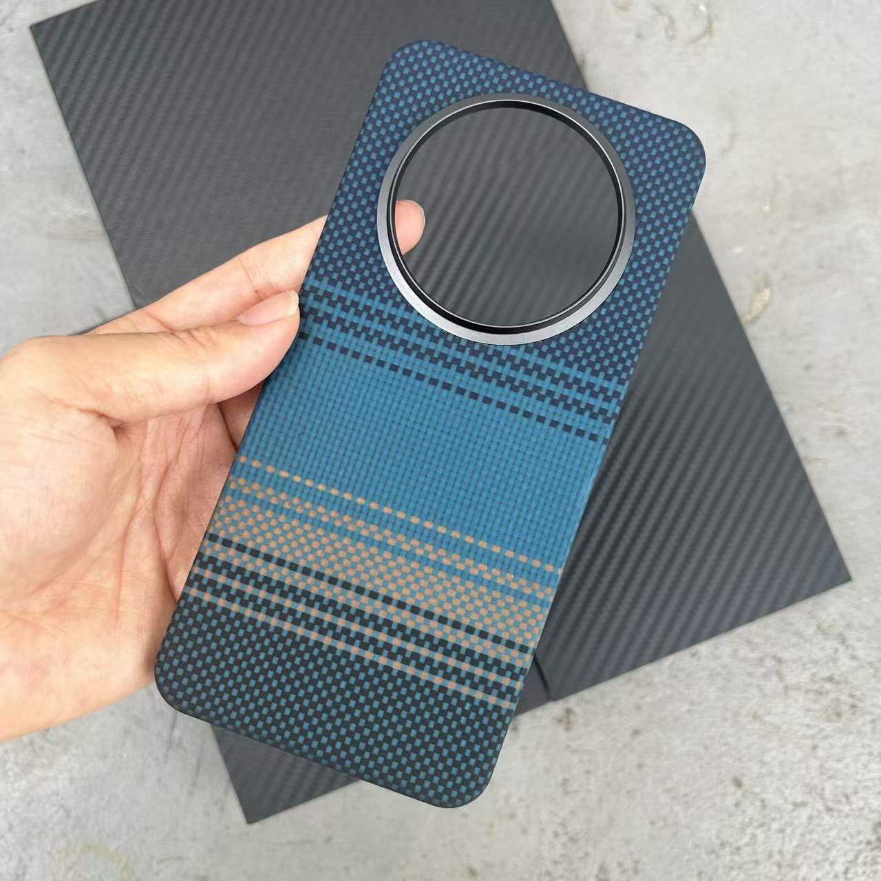 Fibra di carbonio ultrasottile - Huawei Mate 60 recensione e prezzo
